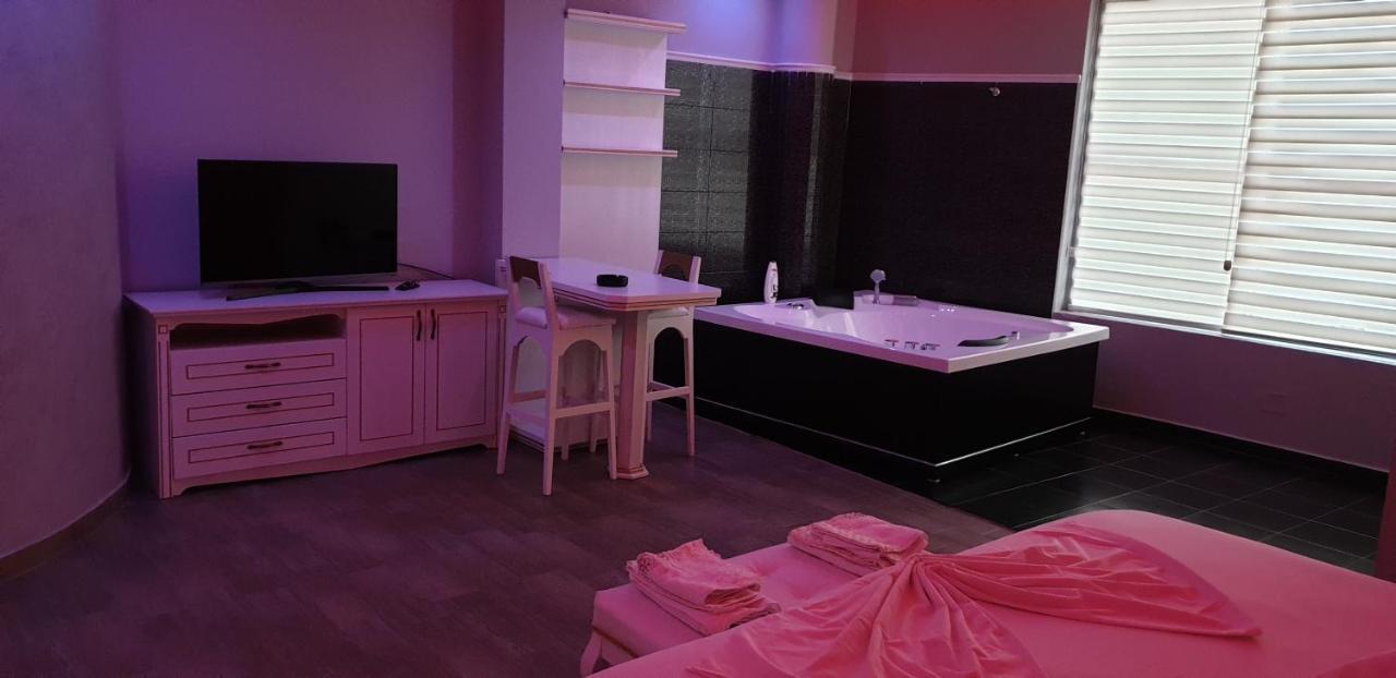 Hotel Kresko Lushnjë 외부 사진